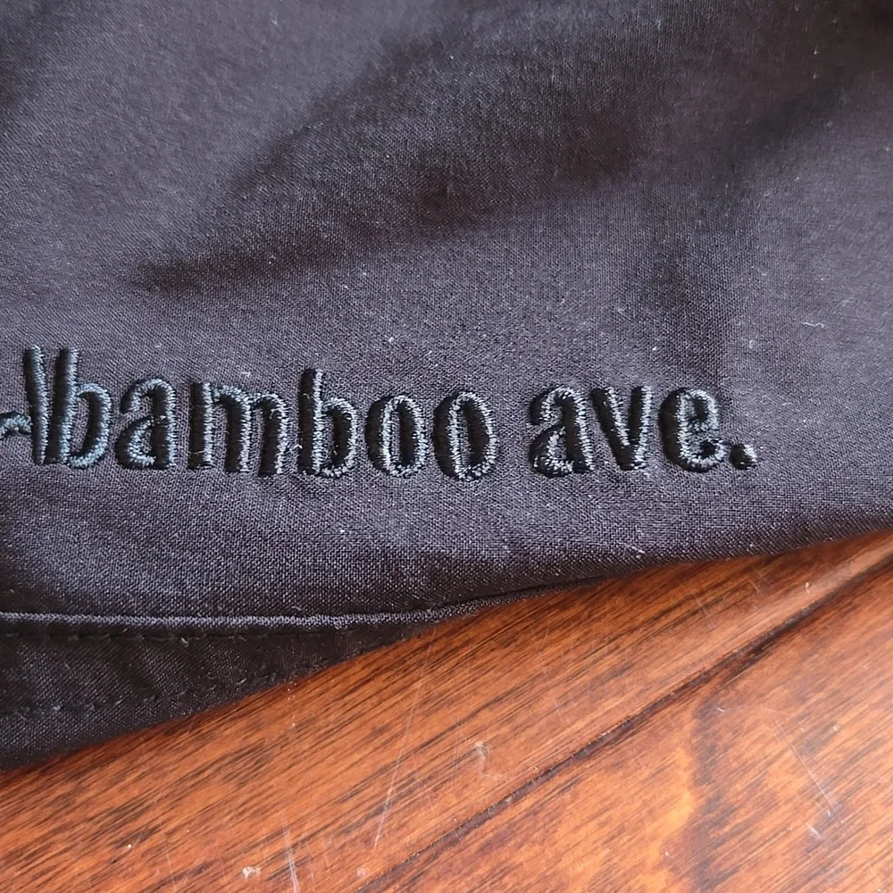 Bamboo Ave Mens Black Lined Running Shorts Hidden Zip Pocket L